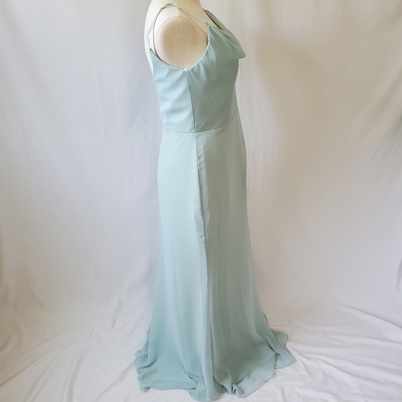 Jim Hjelm Occasions Chiffon Gown - Picture 5 of 12